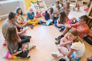 2023-9-11-OH-Anne-Kathrin Heizmann- Nachtwanderung Kindersommer Bücherei-Nachtwanderung_Kindersommer-Oberharmersbach_2