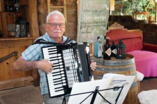 2023-9-4-NO-bia-Seniorenzentrum Winkelwald-und-Akkordeon