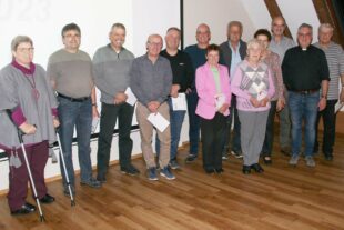 2023-10-23-BI-dp- Pfarrgemeinde ehrt Ehrenamtliche 2. Schmuck, Lektoren, K