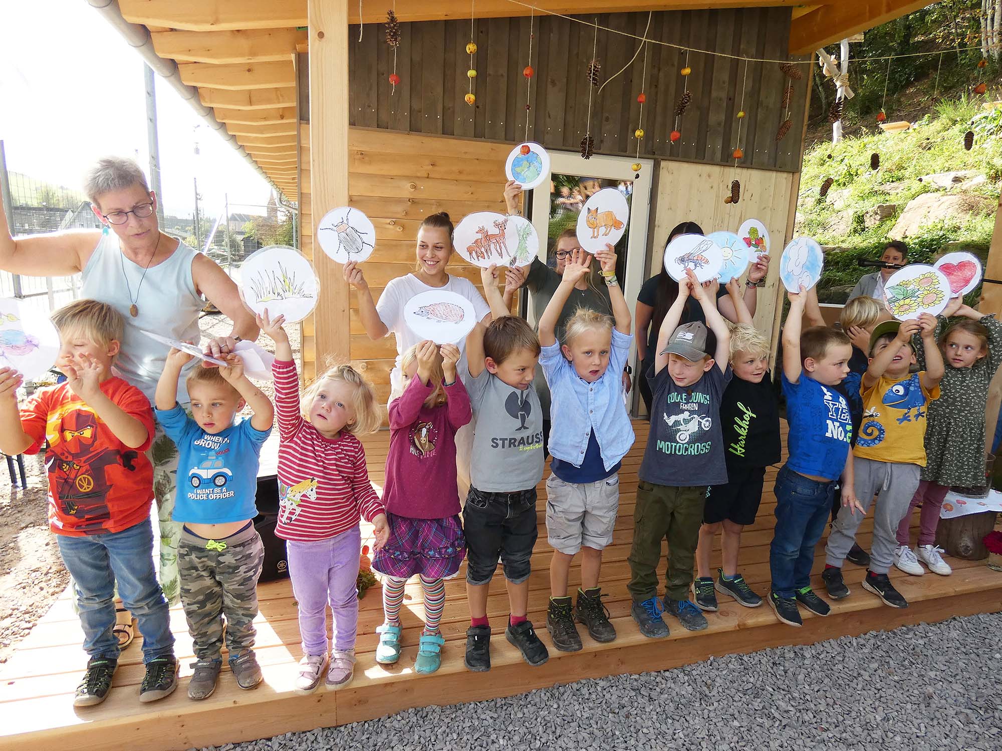 2023-10-9-OH-bia-Kinderhaus Einweihung-und-Lied der Kinder