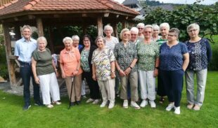 Senioren feiern mit Lucia Harter das 40-jährige Dienstjubiläum