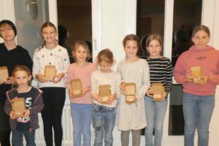 2023-11-15-ZE-UE-Andrea Huber- Landfrauen Makramee Armbänder 2023-11 Makramee Armbänder (11)