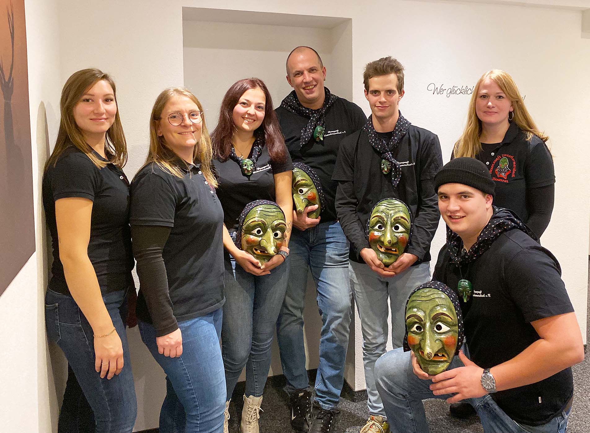 2023-11-20-ZE-UH-Verein-Hexenzunft-Maskenuebergabe