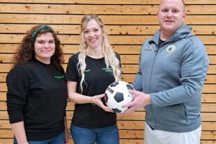 2023-11-22-OH-Verein-SVO-Ballspende_Hubacher_Hexewibli[41]