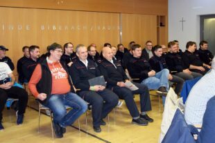 2023-11-8-BI-ds-GR-Feuerwehrauto-DSC_0595