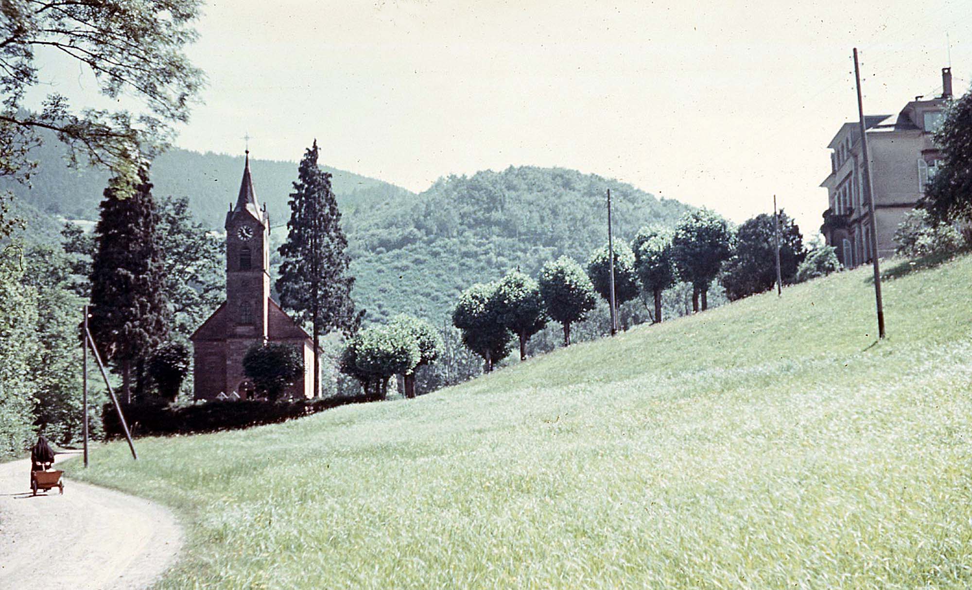 2023-12-13-OH-kal-Ein umstrittener Kapellenbau-5 Kapelle außen alt D