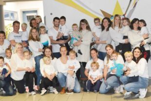 2023-12-15-BI-Robert Kiss-TV Biberach-Nikolausfeier-Eltern-Kind-Gruppe[49]