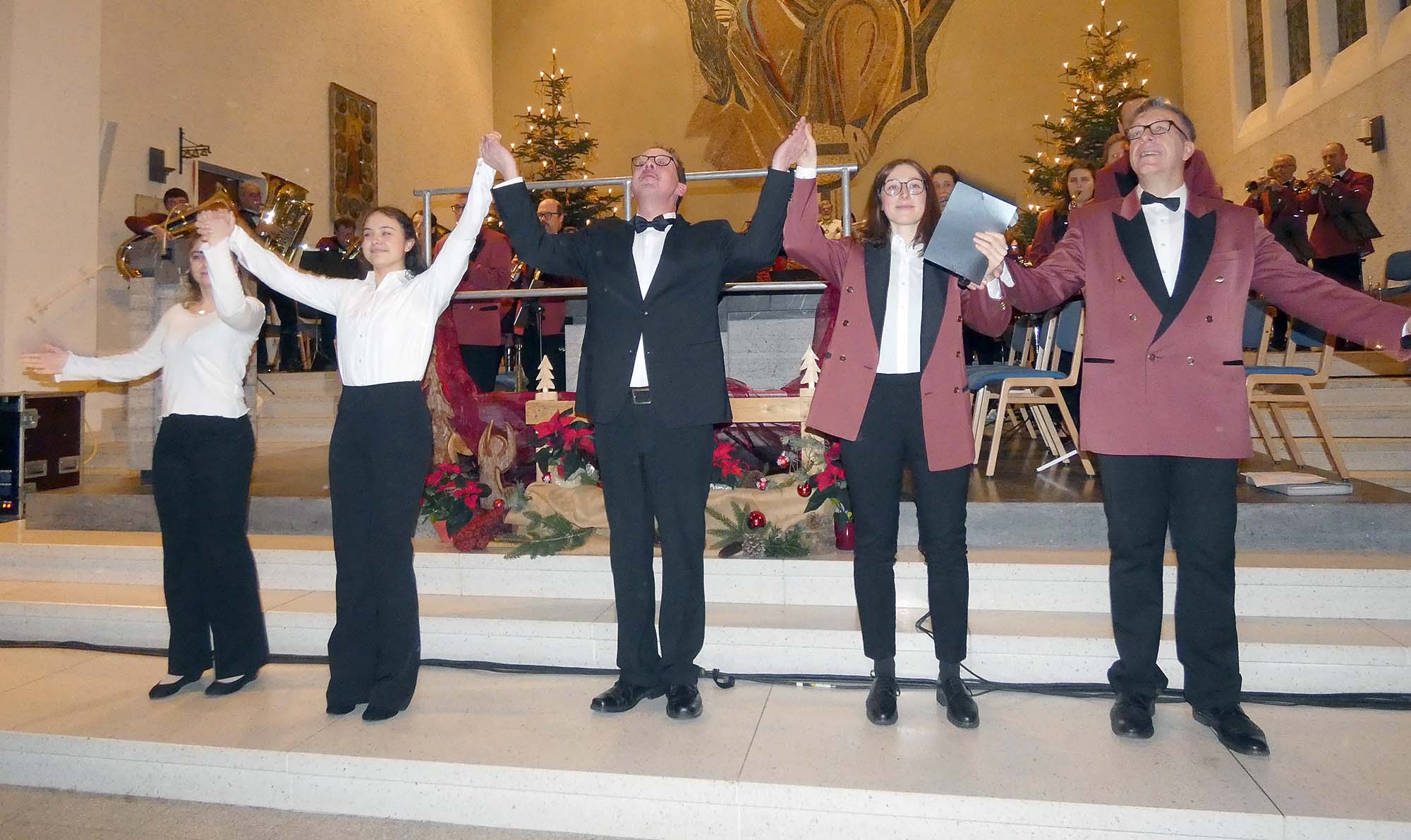 2023-12-20-BI-bia-Adventskonzert-und-Verbeugung