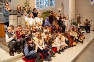 2023-12-29-BI-Tobias Lerch- Krippenspiel 20231224-A7303427-Verbessert-RR Bildschirm