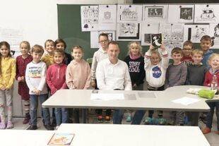 2023-12-4-OH-Brandenkopfschule- Vorlesetag Herr Weith_Klasse 2