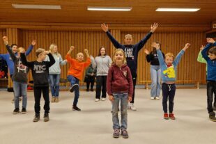 2023-12-8-OH-Bärenzunft OH-Kinderhästanz-20231205_171924