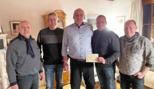 FVU-Original Franz Lehmann spendet 500 Euro für neuen Vereinsbus