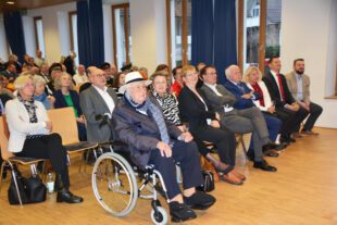 Gemeinsam mit Erwin Junker über eine Brücke gegangen