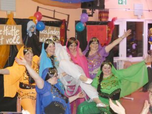 Nordrachs „Alde Wieber“ sorgten für volle Hütte