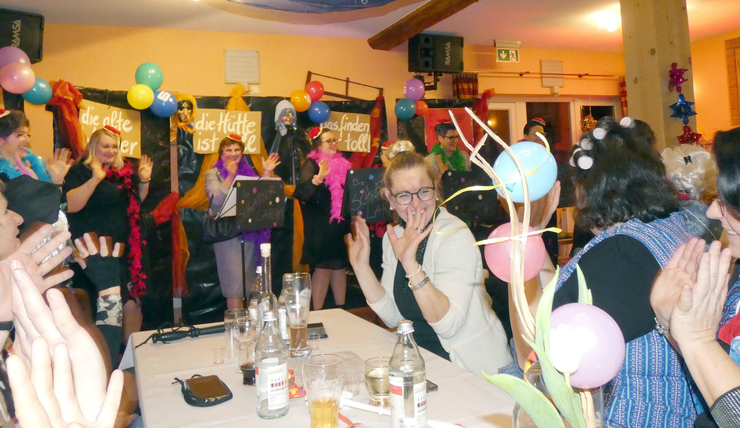 2024-2-12-NO-bia-Wieberfasend-und-Schnatterlärchen_Publikum