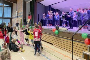 2024-2-12-ZE-UH-Natascha Comeau-Eckwaldhexen Kinderball-Kinderball_Bild1