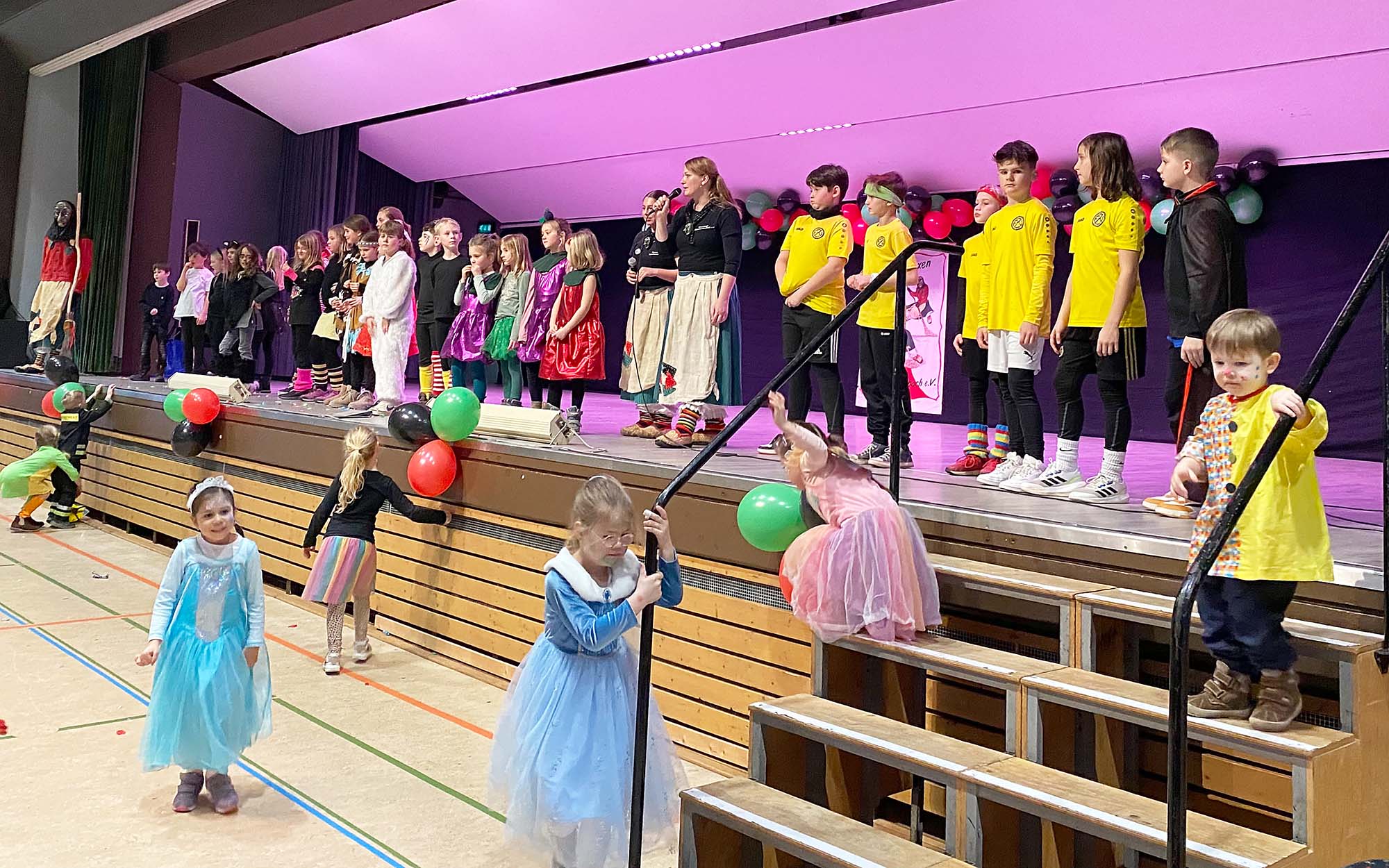 2024-2-12-ZE-UH-Natascha Comeau-Eckwaldhexen Kinderball-Kinderball_Bild4