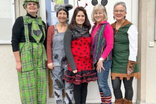 2024-2-14-BI-Wiebke Fix-Närrische Kaffeestunde-Team Bücherei Kaffeestube