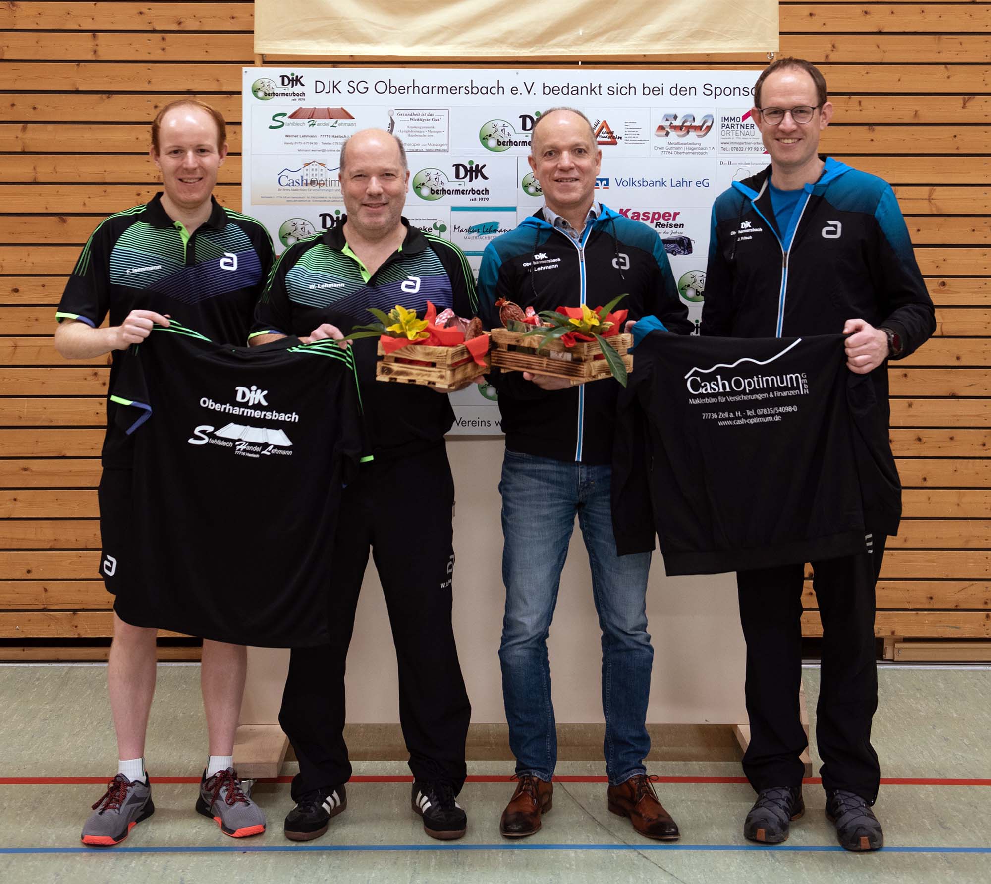 2024-2-21-OH-DJK- Sportkleidung 2024-02-11_Trainingsanzüge_Sponsoren