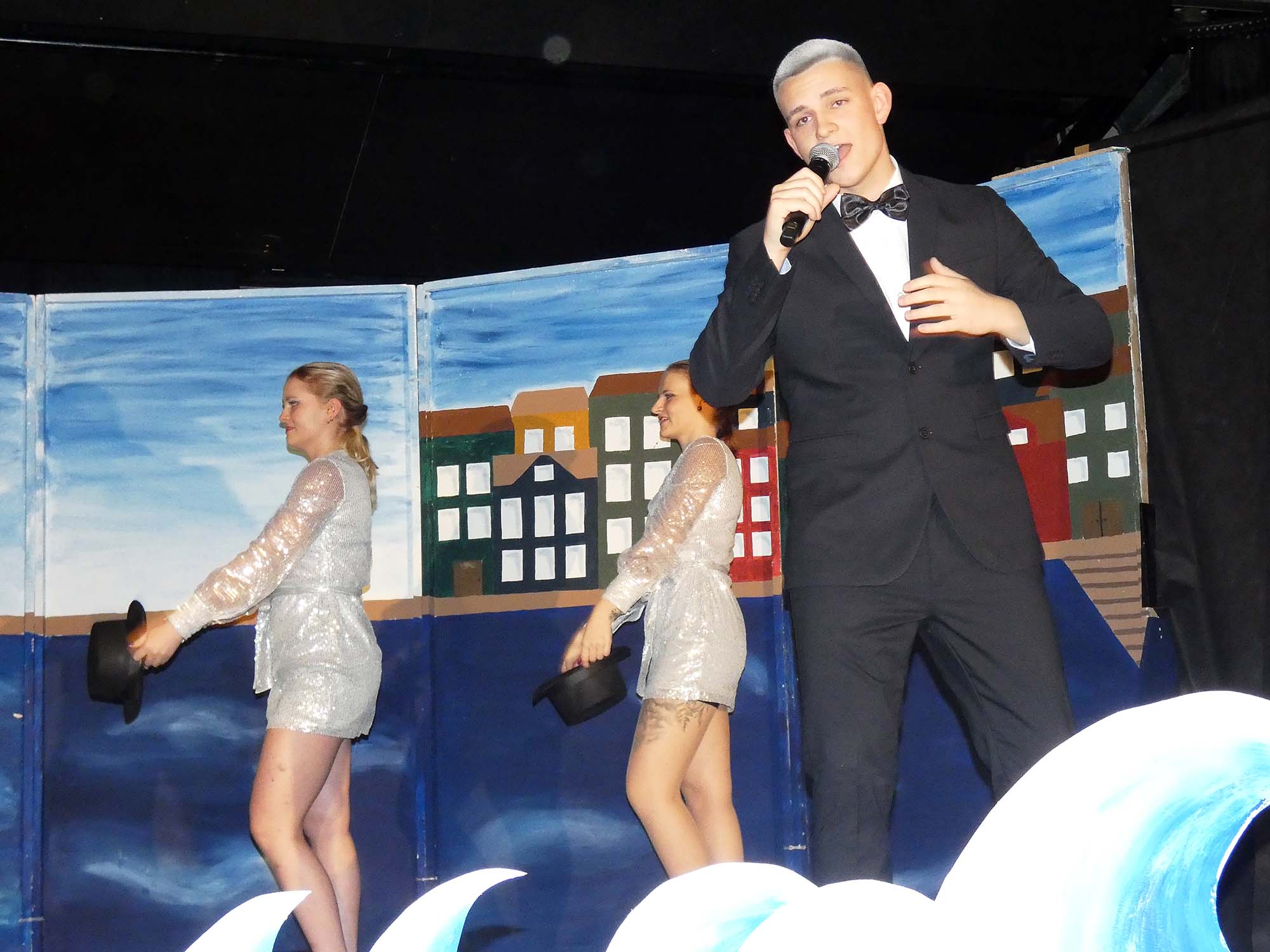 2024-2-5-OH-bia-Dörfle-Ball-und-Frank Sinatra