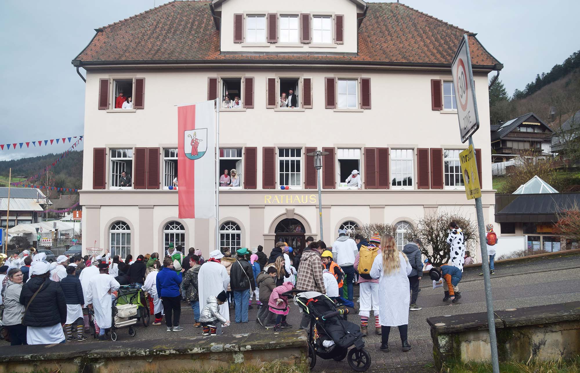 2024-2-9-NO-hv-Schmutziger Dunschdig-Hemdglunkerumzug-DSC_1266