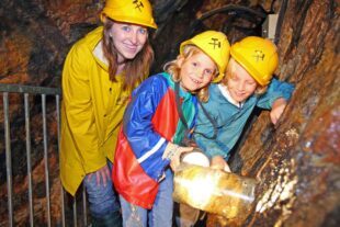 2024-3-26-HA-Tourist-Information-Haslach_Besucherbergwerk_BergwerkKinder_Martin-Weinbrenner