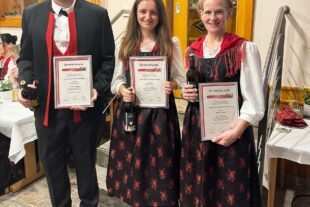 2024-3-28-ZE-UH-Laura Nesser-Musikverein-Julian Lehmann 10Jahre, Kim Fritsch 10 Jahre, Daniela Polap 15Jahre