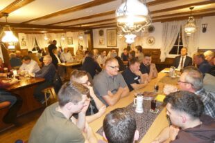 2024-3-4-ZE-UH-bia-Bürgerwehr-und-Anwesende