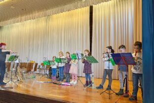 2024-3-6-NO-Oliver Vollmer-Trachtenkapelle_Floetenkinder