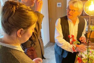 2024-4-10-NO-Touristen-Information-Hochprozentiger Genuss und fundiertes Brennerwissen bei Herbert Schwarz