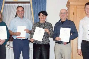 2024-4-12-BI-DLRG Biberach-Ehrungen 40 Jahre (Angela Schwarz, Christian Joos, Eva-Maria Lehmann, Alex...ach r.