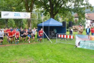 2024-4-17-ZE-UH-hps-Berglauf Start-DSC_8174