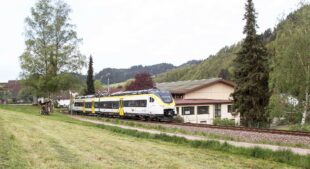 Harmersbachtalbahn fährt elektrisch