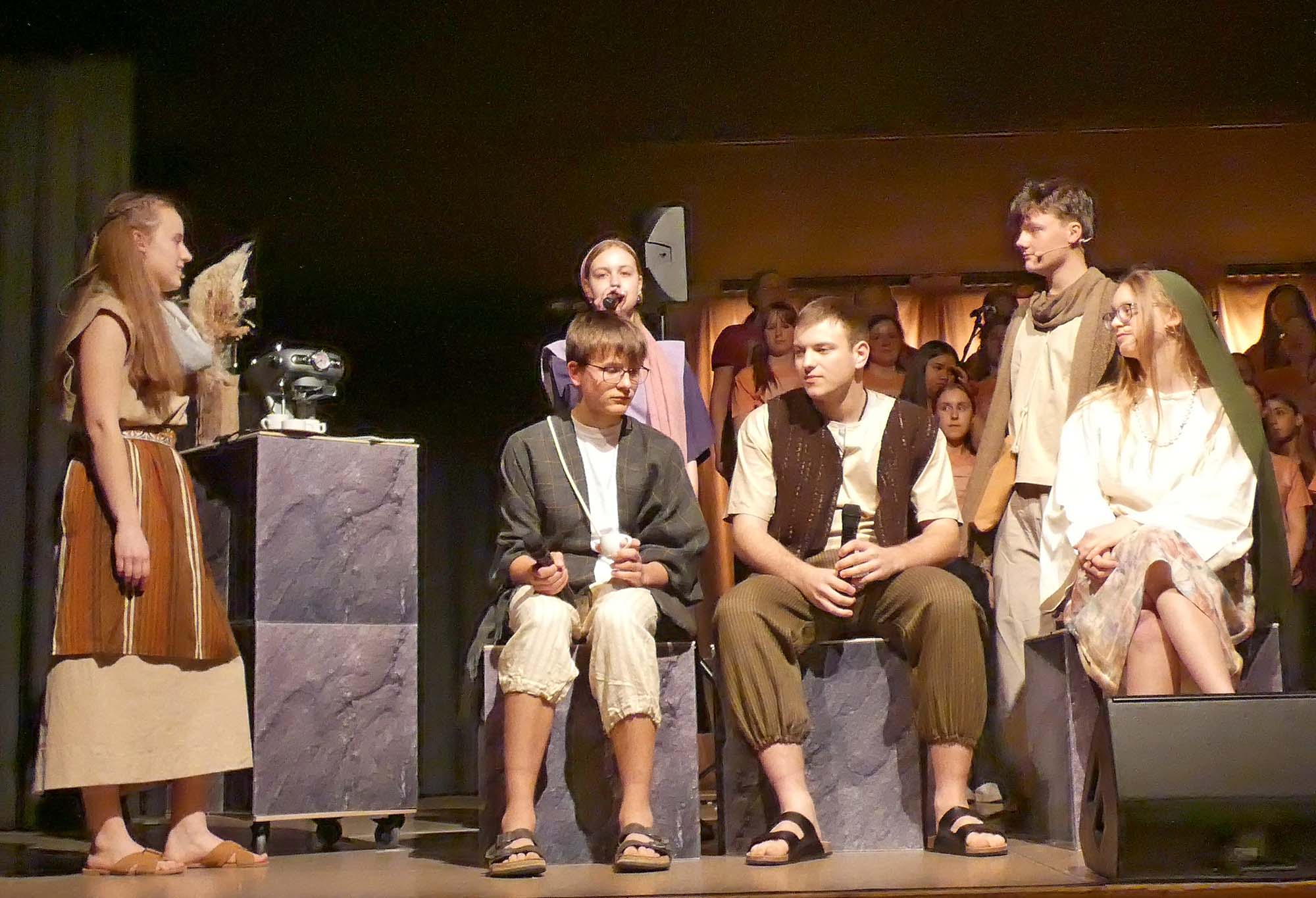 2024-4-5-OH-bia-Adonia-und-Petrus-und-Freunde