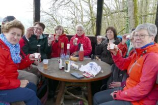 2024-4-5-ZE-Martin Huber-Alpenverein-Trotz Regen tolle Stimmung beim Bgm. Lehmann Pavilion