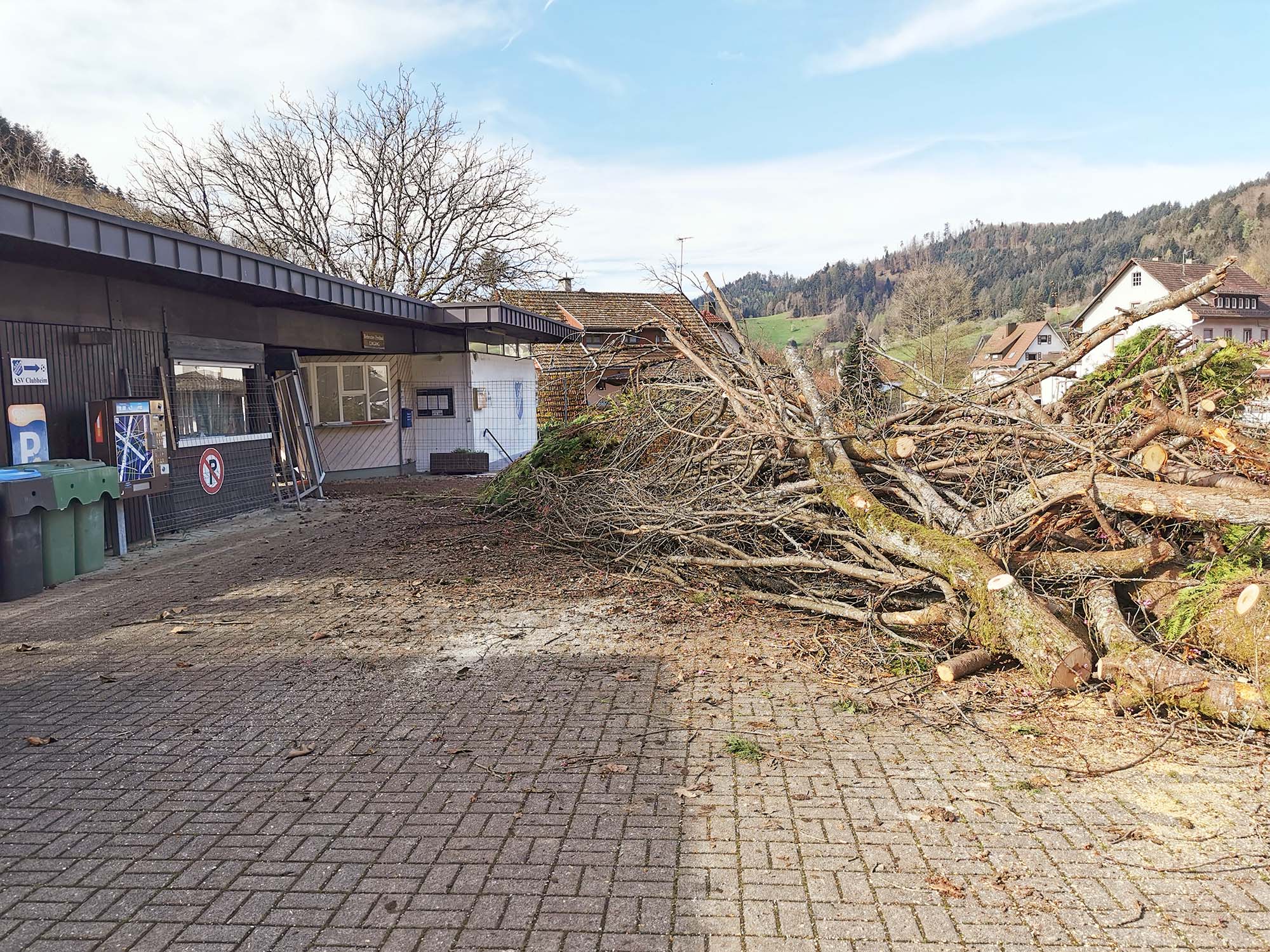 2024-4-8-NO-hv-Beginn Schwimmbadsanierung-IMG_20240406_100719