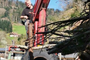 2024-4-8-NO-hv-Beginn Schwimmbadsanierung-IMG_20240406_104324