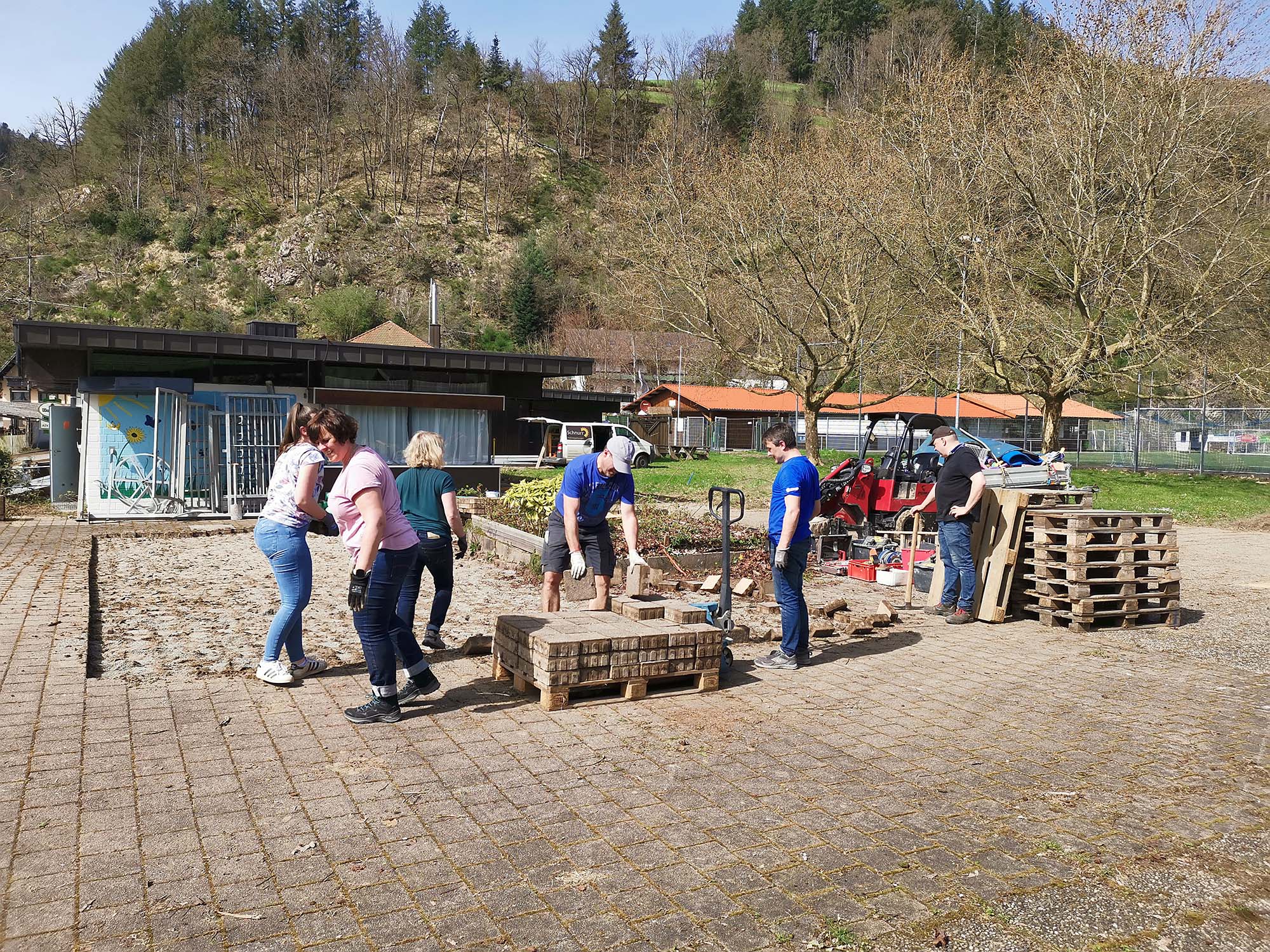 2024-4-8-NO-hv-Beginn Schwimmbadsanierung-IMG_20240406_151914