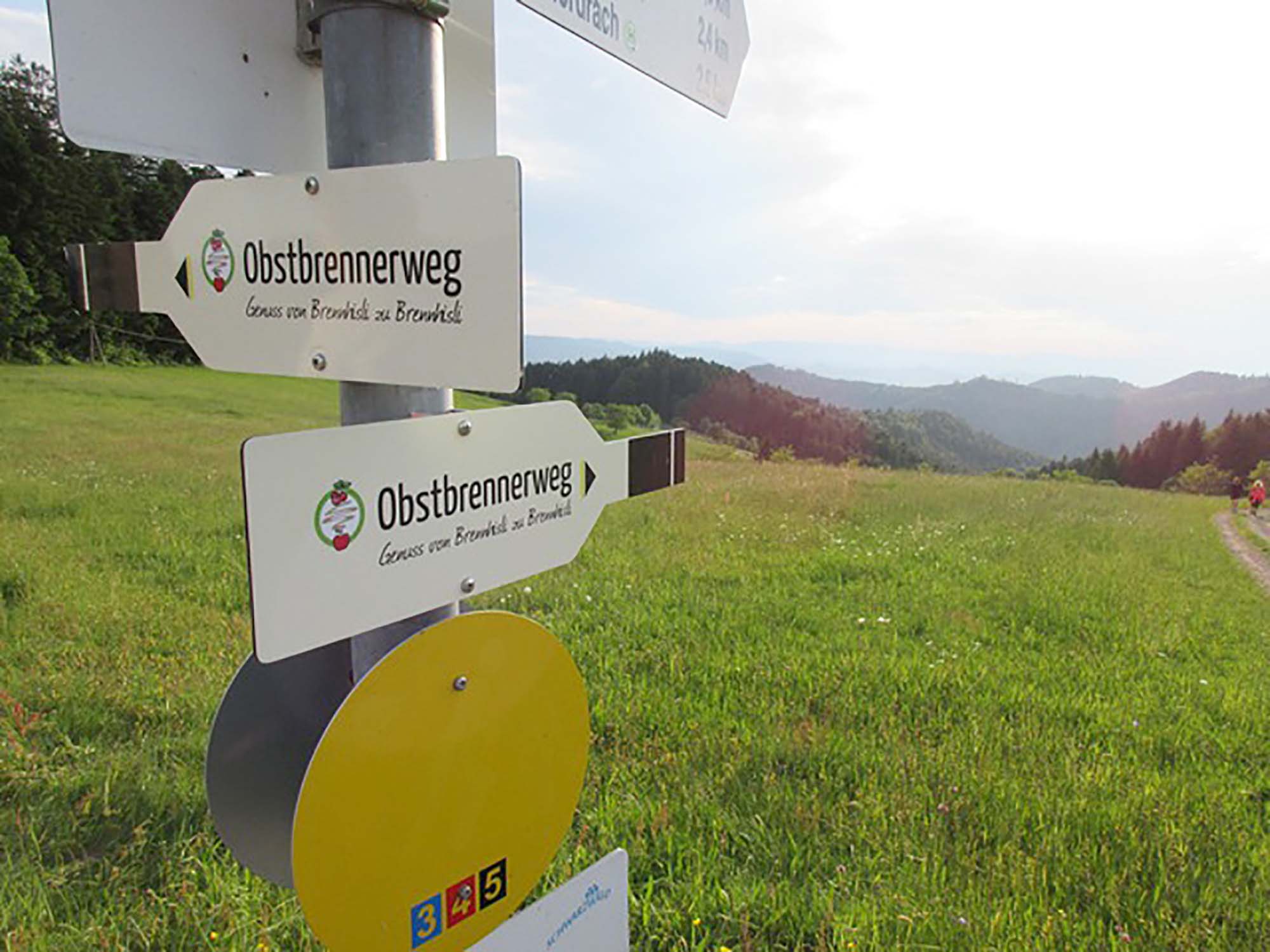 2023-6-2-NO-Tourist-Info-Brennhislitag-Beschilderung Obstbrennerweg