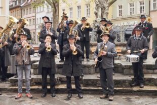 2024-5-10-BI-Alexander Schilli-Moschdmusik-Ausflug 2024 Bamberg-Konzert_Neptunbrunnen