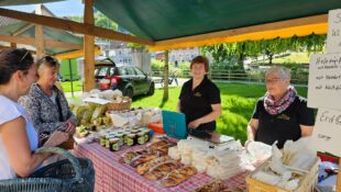 Regionale Produkte beim Muttertagsmarkt der Nordracher Landfrauen