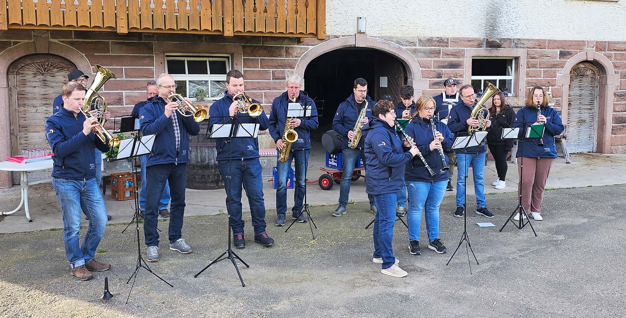 2024-5-3-NO-Oliver Vollmer- Maimusiker Hutmacherdobel bei Wolfgang Schwarz