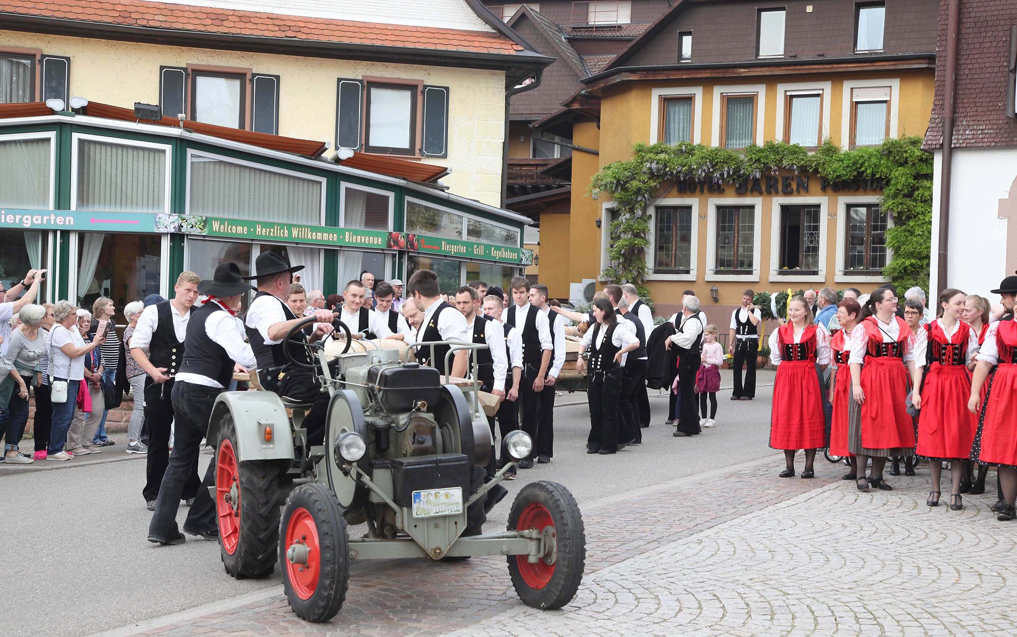 2024-5-3-OH-kal-Rathausplatz-zIMG_1749