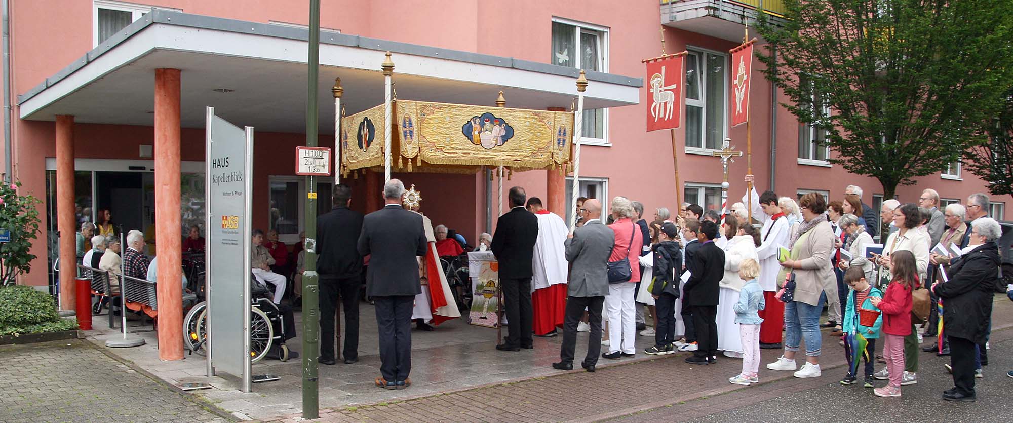 2024-5-31-BI-dp-Fronleichnam-Haus Kapellenblick