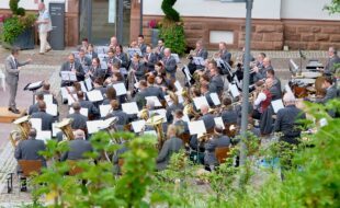 Klangvoller Auftakt auf renoviertem Rathausplatz