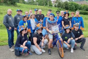 2024-7-1-NO- Oliver Vollmer- 60 Thomas Braun Trachtenkapelle Ruwedel mit Thomas Braun nach dem Fahrrad-Tauglichkeitstest