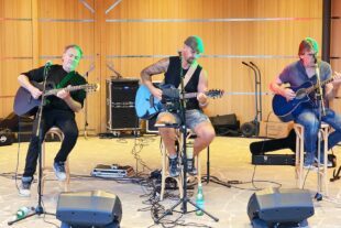 2024-7-1-NO-Oliver Vollmer- Nachbericht Musik im Bürgerpark von links Peter Oehler Rob Notes und Manni Kirchner