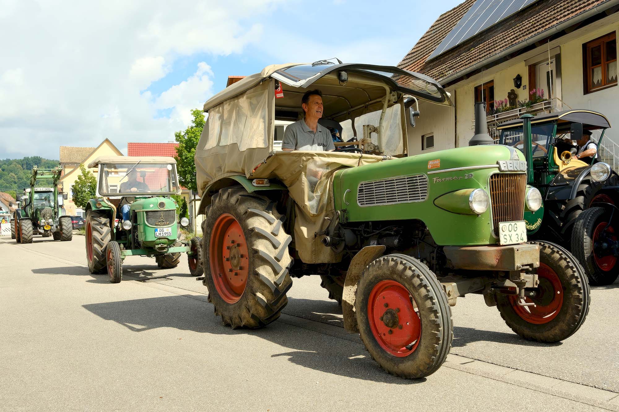 2024-7-17-BI-Gerhard Grosse- Unimog und Schleppertreffen Nachbericht Anreise Traktoren_red-T