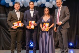 2024-7-17-Gengenbbach-Gergana Mutter-Gymnasium-Bild 2 Abiturienten 1 Null