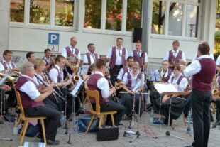 2024-7-17-ZE-UE-sp- Hock mit Live Musik Musikverein Unterentersbach (2)